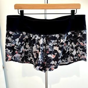 Lululemon Speed Up Mid-Rise Lined Short 2.5”